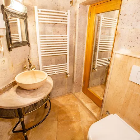 Imperial Cave & 格雷梅