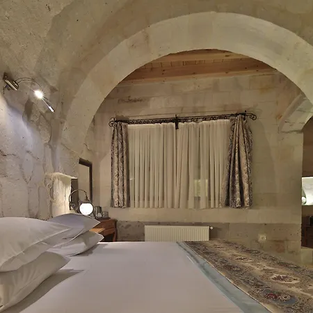 Imperial Cave & Hotel 2*