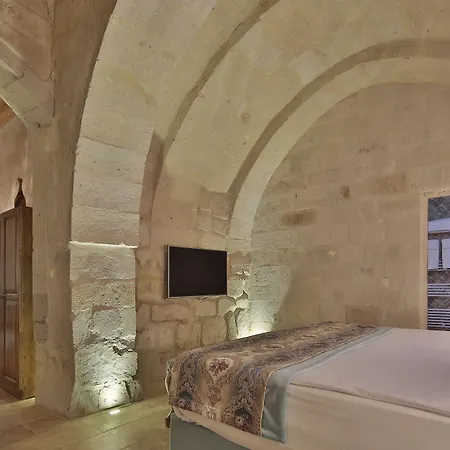 Imperial Cave & 2* 格雷梅