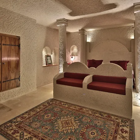 Imperial Cave & Hotel 2*