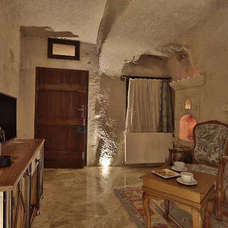 Imperial Cave & غوريمِيه