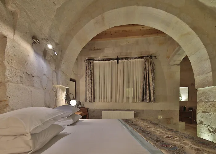 Imperial Cave & Hotel 2*