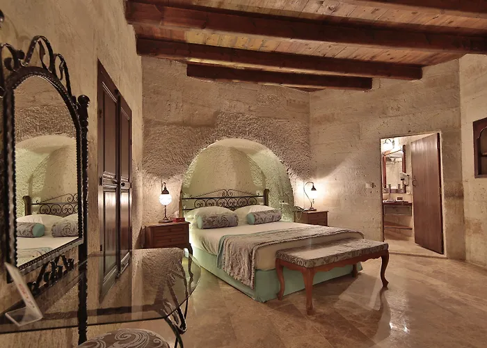 Imperial Cave & Hotel 2*